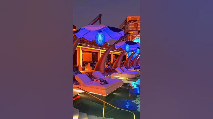 This Dubai rooftop pool is giving Avatar 🦋🪼 Cloud22 is one of the best rooftops in Dubai!