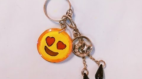 DIY emoji key chain 😍/ emoji painting