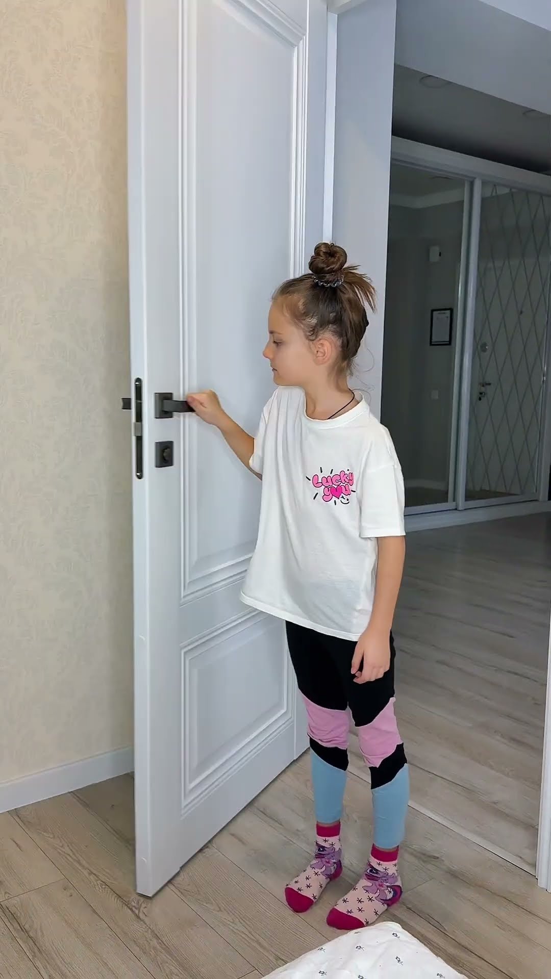 Dance door by Tsuriki Show