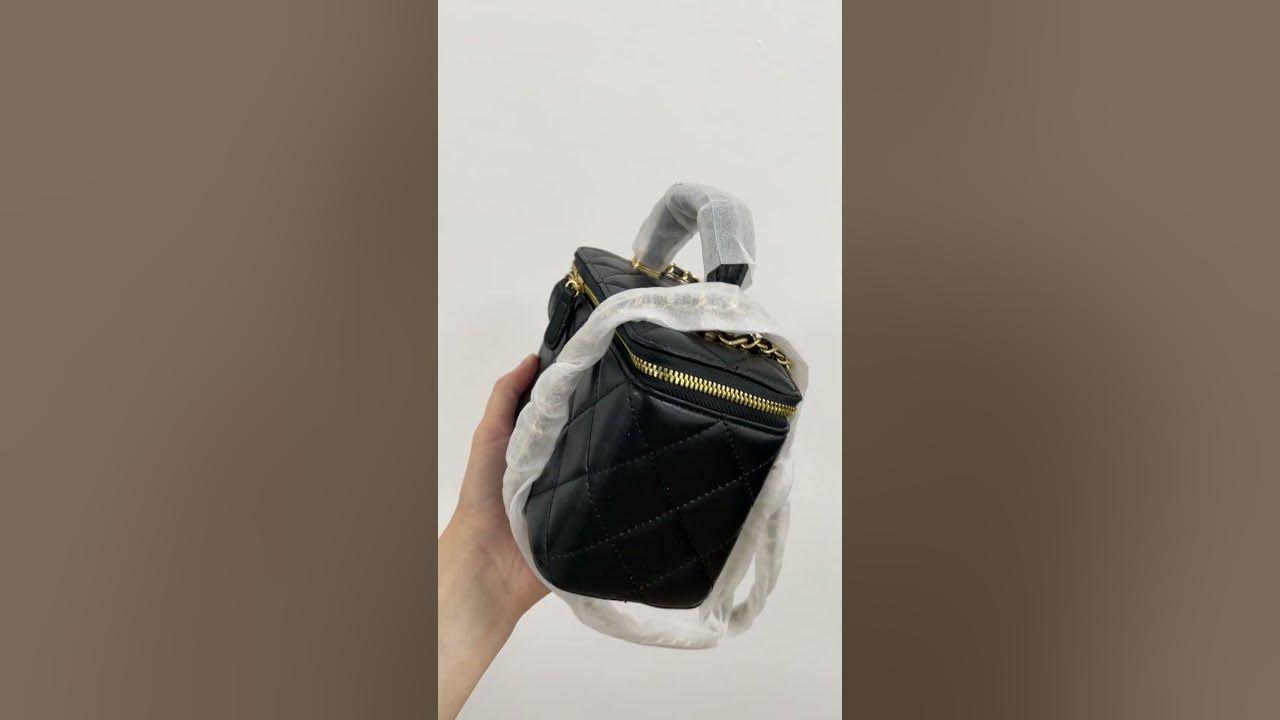 Сумка Chanel Classic Black Lambskin Pearl Crush Vanity Bag 