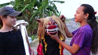 MAIN HP DI SAWAH DI CAPLOK BARONGAN EMBER HITAM || VICHO BERUBAH JADI BARONGAN