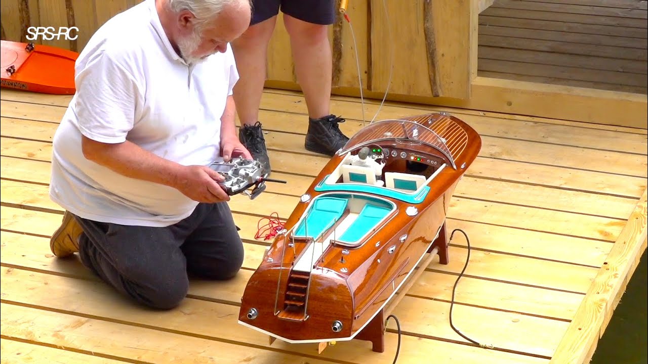 UNIQUE BIG SCALE YACHT RIVA 1:6// WOODEN SELF BUILD RC BAOT// RIVA AQUARAMA - FERRARI OF THE OCEANS