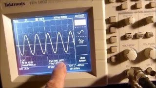 Tektronix TDS 1002 DSO (Digital Storage Scope) Examining FFT Function At Audio & Radio Frequencies.