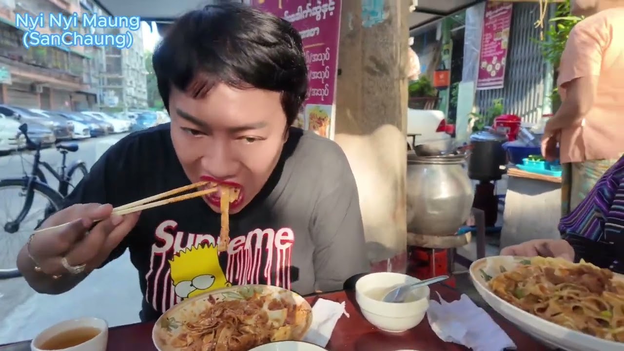 ပိတ်စွယ် ကြက်ပြုတ်ဟင်းရည် သောက်ပြီး မန္တလေး နန်းပြားသုပ် စားမယ်ဆို စမ်းချောင်းမှာ ရနေပြီနော် ….