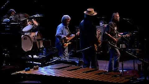 Neil Young - Everybody Knows This Is Nowhere