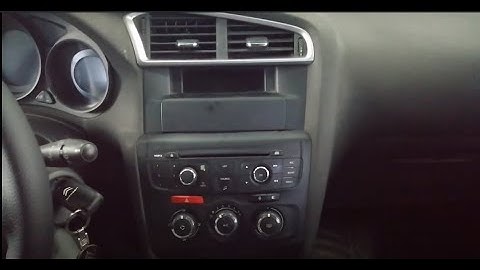 Dismantling and extracting the radio for C4 Without breaking