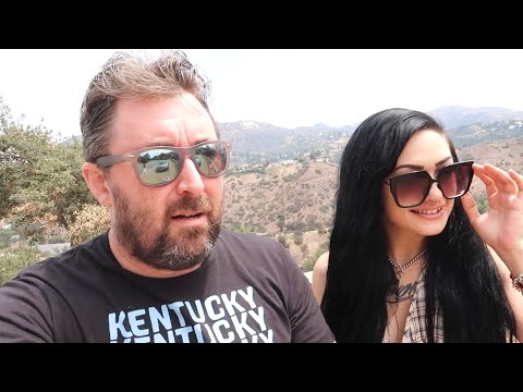 Best Hollywood Overlooks in LA - Universal Studios Backlot Views From Outside Park / Bob’s Big Boy