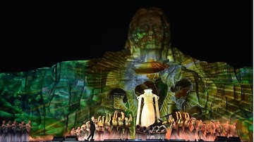 Xúc động khoảnh khắc dâng hương tưởng nhớ các anh hùng liệt sĩ, các mẹ Việt Nam Anh hùng