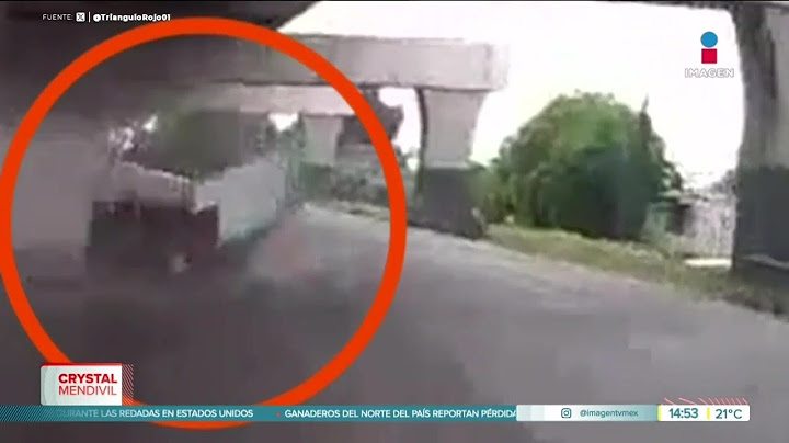 Automovilista logró esquivar una camioneta que acababa de chocar | Noticias con Crystal Mendivil