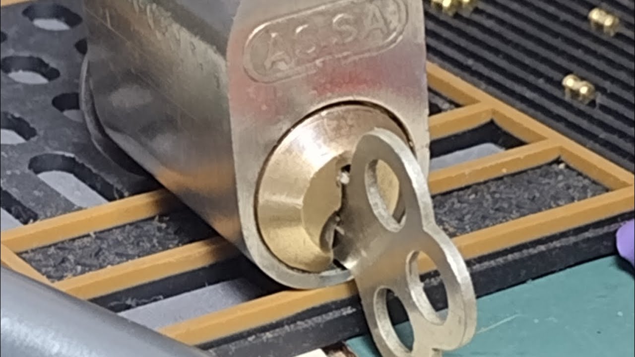 Busted my A$$A,I made a Key! Resurrecting my Bosnian Bill Assa 700r Restricted keyway - YouTube
