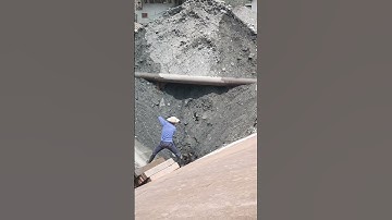 Dumping ship unloads phosphate rock decompression video #real video #original video #hardworking to