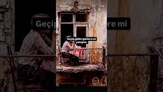 Dj Berrin Heba Olan Dunlere Mi Yanayim Herkes Beyaz Bı Ben Mi Karayim Geçip Giden Günlere Mi Yanayim Resimi