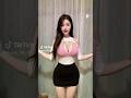chica vietnamita linda bailando en minifalda negra y blusa blanca rosada #asiatica #vietnamita