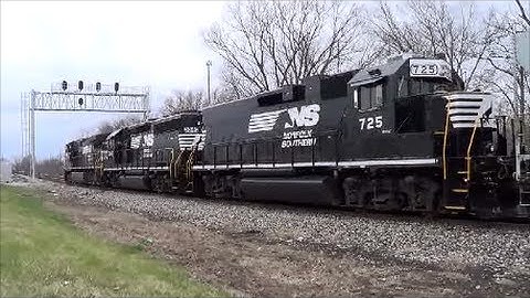 Awesome Manifest with Dash 9 GP40-2 and Road Slug Norfolk Southern Chicago District Ft Wayne Indiana