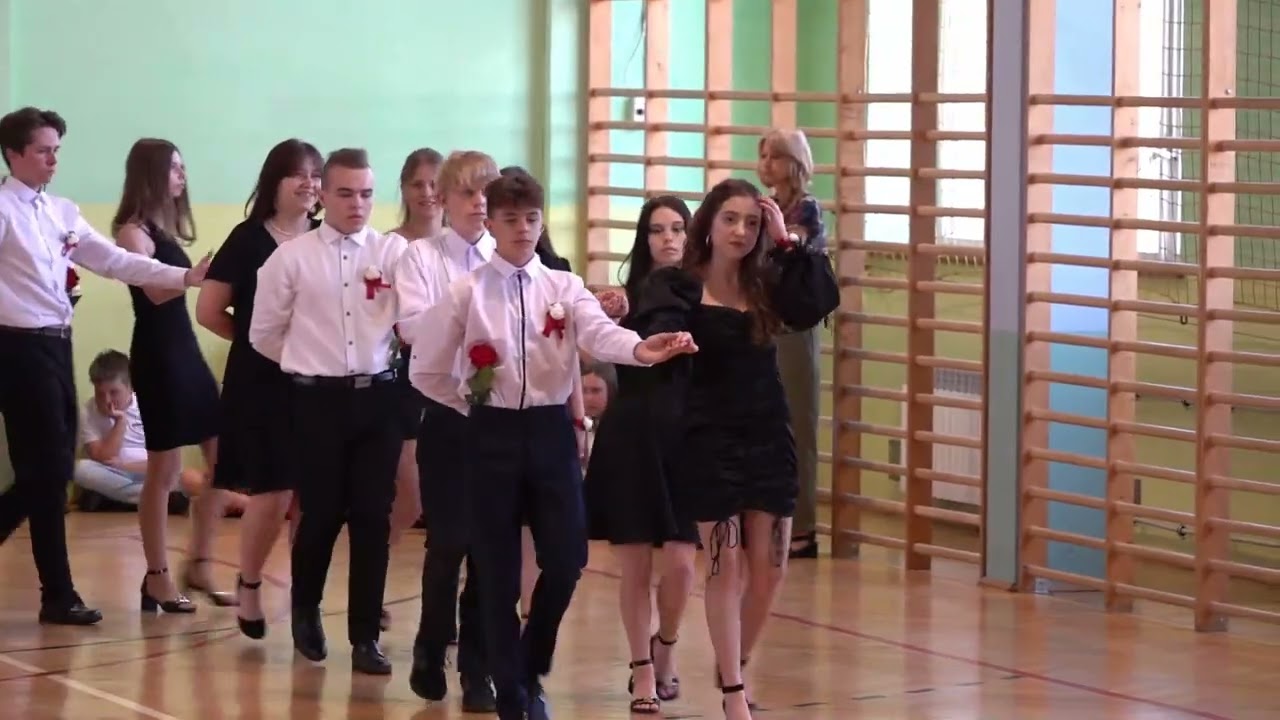 Zakończenie klas 8 - "Polonez"