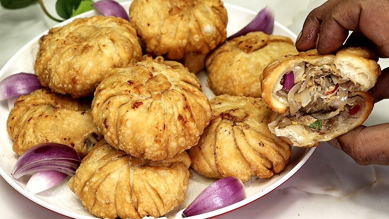 সবচেয়ে বেশী মজার চিকেন সামোসা খুবই সহজে নিজেই বানিয়ে ফেলুন ইফতার বা বিকেলের নাস্তায় চিকেন সমুচা