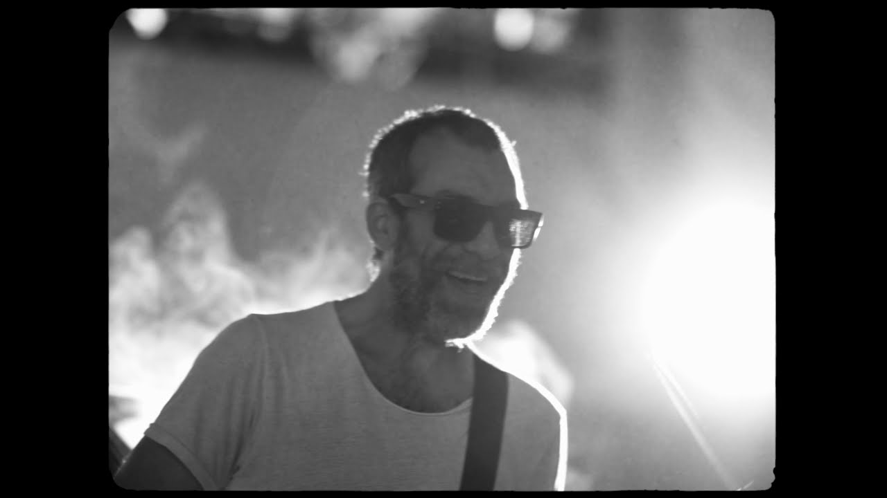 AUTOS ROBADOS - SALA DE ESPERA (video oficial)