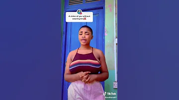 bad SHS girl showing Big Boobs👙 on Campus🔥🇬🇭 . #campusmedia #highschool #shorts