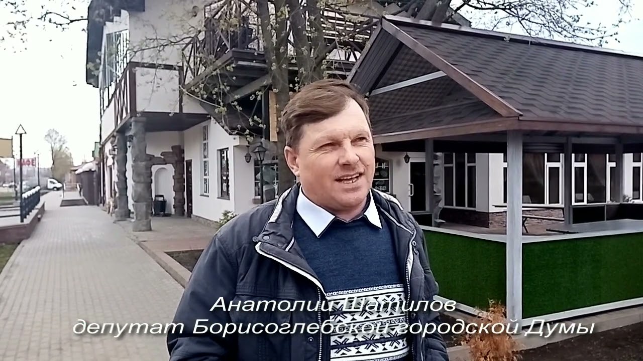 ТАКОЕ СОСЕДСТВО С ПАМЯТНИКОМ ГЕРОЮ НЕДОПУСТИМО