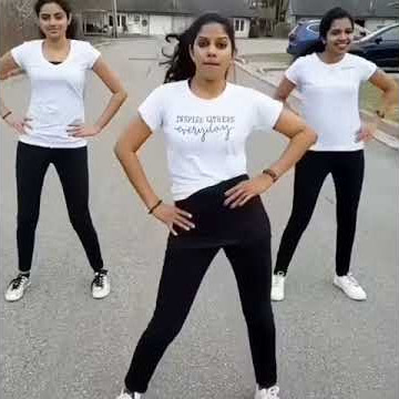 Oru vallam ponnum poovum dance