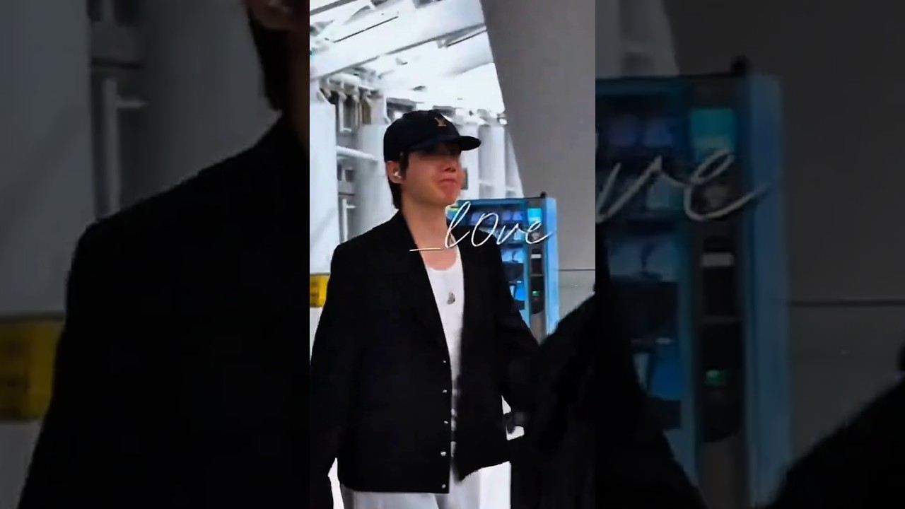 Watch Джей-Хоуп был замечен покидающим Нью-Йорк☀️ #bts #hope #hobi on YouTube Watch Джей-Хоуп был замечен покидающим Нью-Йорк☀️ #bts #hope #hobi on YouTube