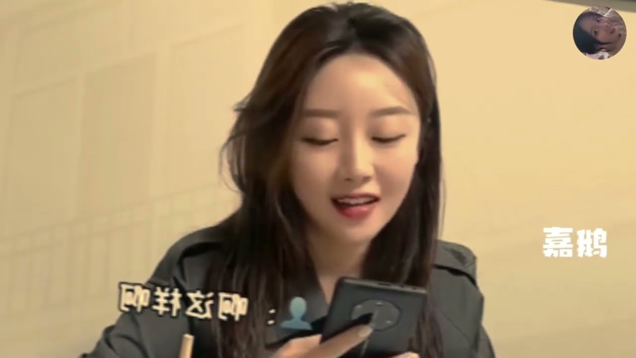 【东北女孩嘉鹅】嘉鹅相亲怼人爆笑场面，看一次笑一次，妥妥的东北一绝，笑到肚子疼，高手出招，笑出内伤，东北第一怼人妹子，不仅漂亮而且口才好。我眼神不好使 都看不见黄金#嘉鹅 #搞笑