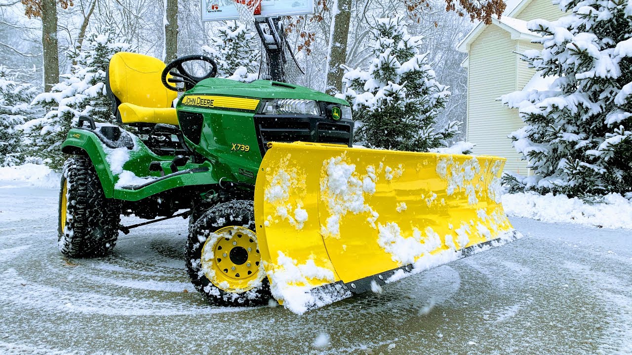 John Deere X739 Tractor