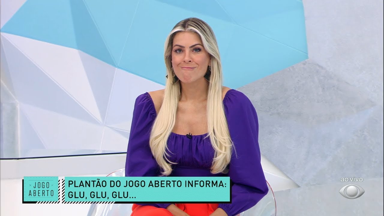 Renata Fan passa perrengue ao vivo no Jogo Aberto; assista