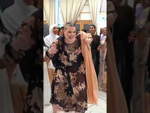 White grils creazy dancing in wedding somali 😳 How to make