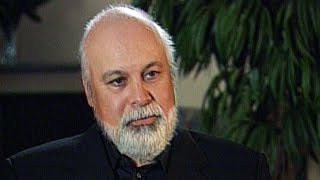 Rene Angelil speaks with Sandie Rinaldo in 2000