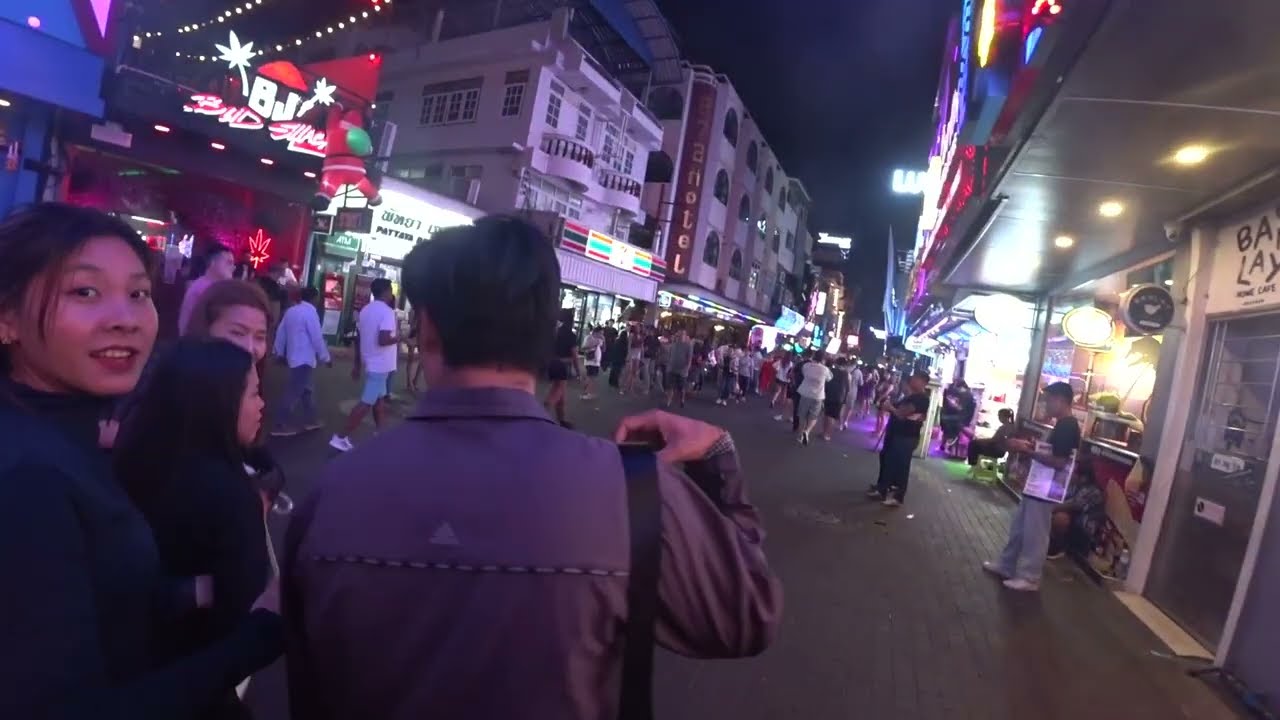 Таиланд.Паттайя.Walking Street ночью.