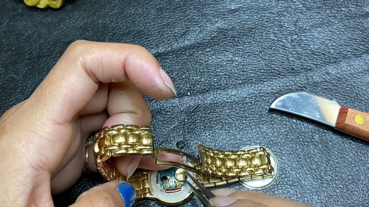 Raymond Weil watch battery replacement - YouTube