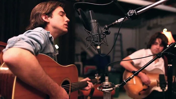 Andrew Combs - "She's Only Lonely" (Live) | Groove...