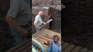 Does This 100 Year Old Digging Technique Make Any Sense? #shorts screenshot 4