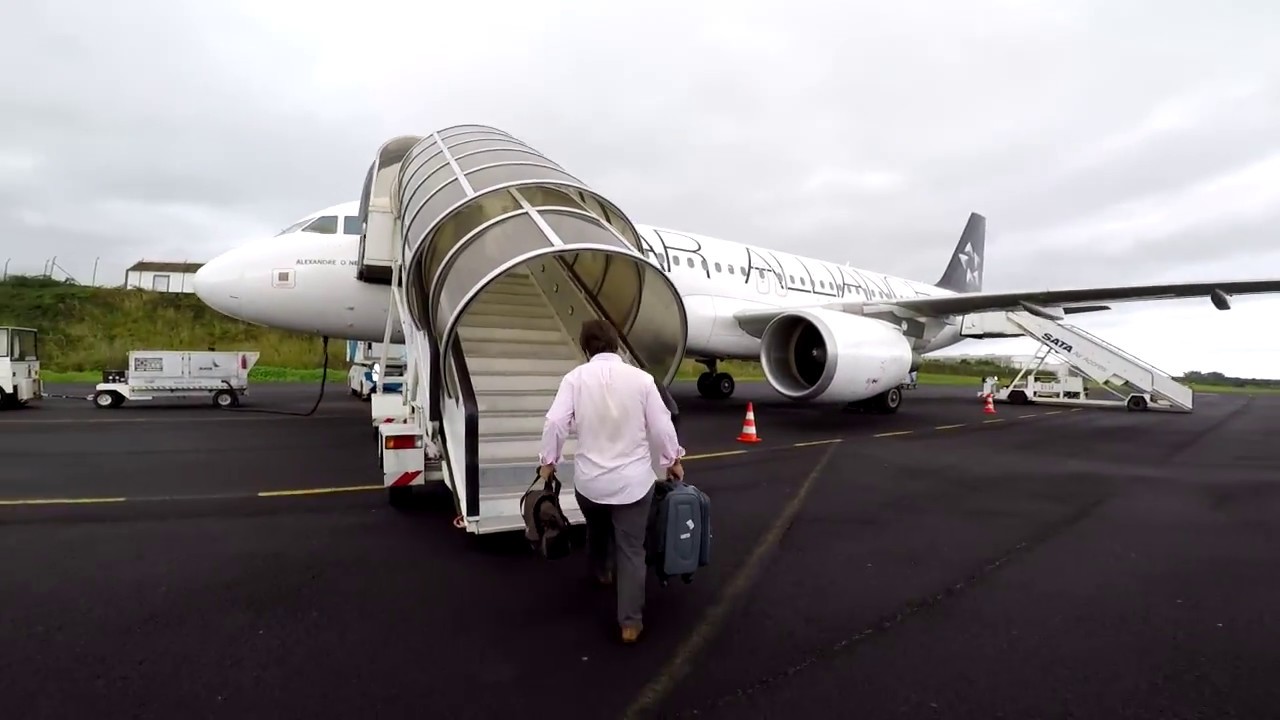 TAP A320 Takeoff from Terceira, Azores - Stunning scenery !
