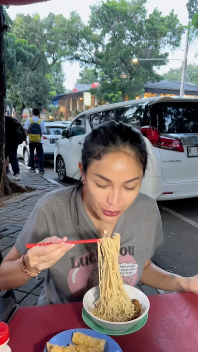 The chicken noodles are delicious!! Wow, I didn't expect it to be this delicious??!! #youtubeshorts