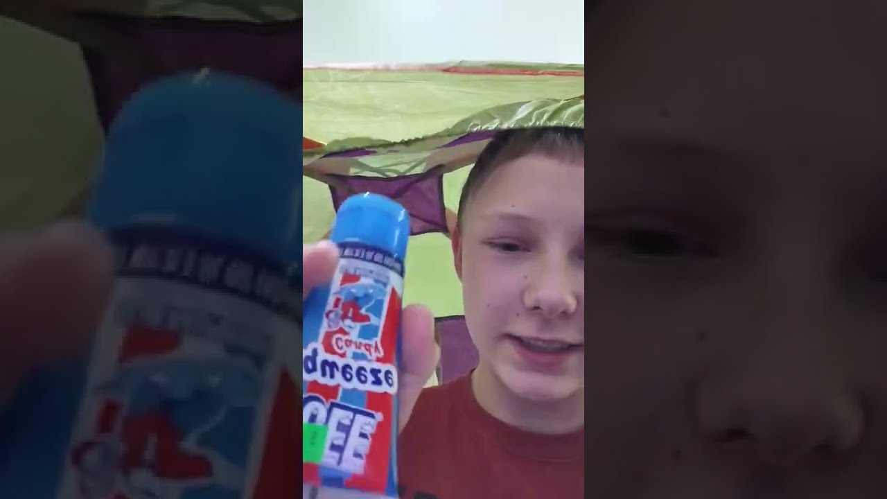 Trying Frozen Sour Blue Razz Icee Squeeze Candy 