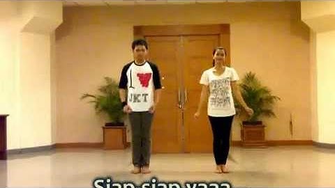 The FIRST Betawi Flashmob Dance in Outdoor (Lagu: "Ondel2". Aransemen: Clarissa Tamara)