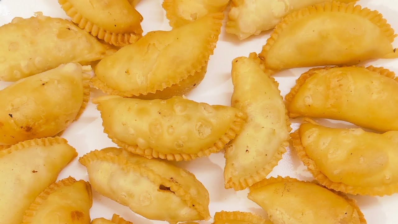 Holi special mawa gujiya ekdum khasta ek baar jarur try kare 😋