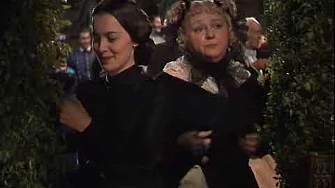 Laura Hope Crews as Aunt Pittypat