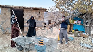 Helping beautiful brother and mother to finish the house from severe cold