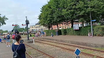 ZLSM 57 'Bonne' komt als losse locomotief door station simpelveld!