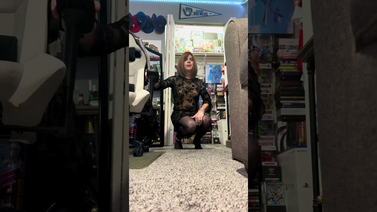 Crossdresser Kayla ~ Floor View of My Thanksgiving Outfit - Wolford Den40 Black Pantyhose & Heels