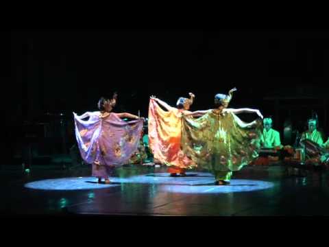 Indonesia - Sundanese music and dance - STSI Bandung 1