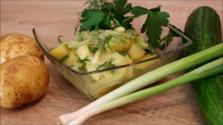 Feiner Kartoffelsalat mit Essig und Öl