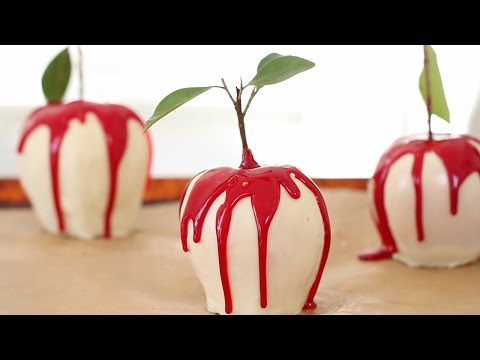 Cursed Candy Apples? HALLOWEEN SPECIAL (YouTube Space HOUSE OF HORRORS) Bigger Bolder Baking 40