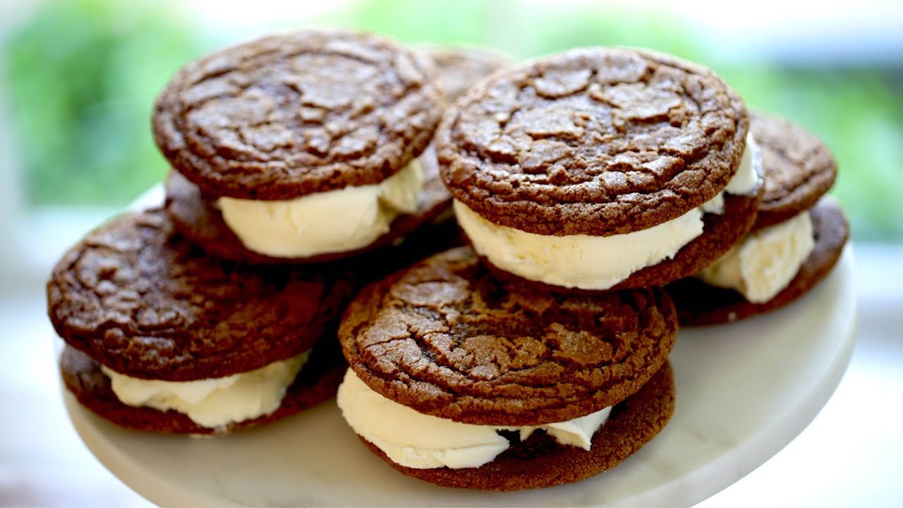 Beth's Ginger Molasses Ice Cream Sandwiches | ENTERTAINING WITH BETH - YouTube