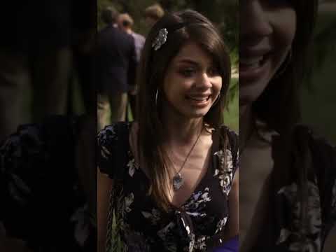 Hailey calls Alex pretty | Modern Family S2 Ep23