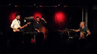 Video thumbnail of "Julian Lage Trio - AMAZING Encore in Paris- Crying"