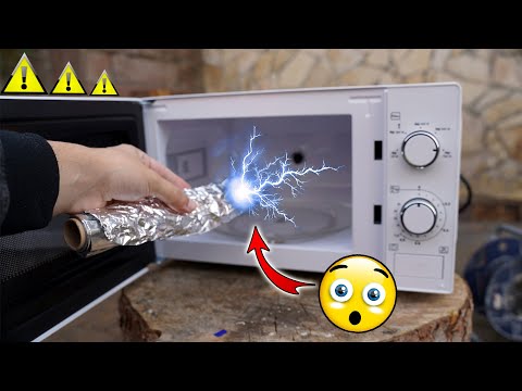 Video: Kann ich Eisenutensilien oder Geschirr in Folie in die Mikrowelle stellen?